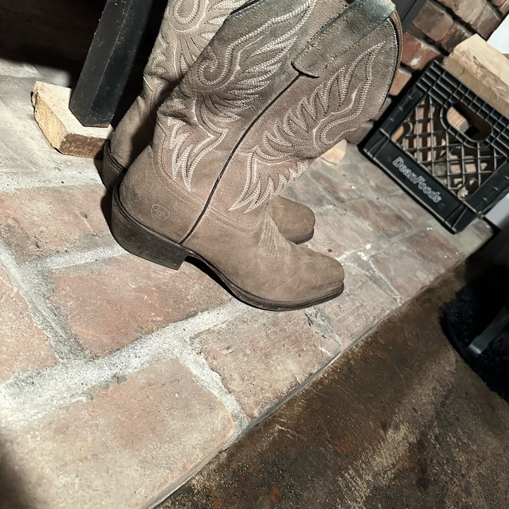 Ariat: CIRCUIT HIGH STEPPER WESTERN BOOT 11/BURNED GREY SUEDE/D/MEDIUM